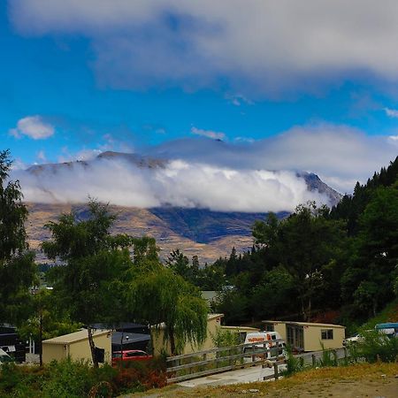 Hotel Qbox Queenstown Zewnętrze zdjęcie
