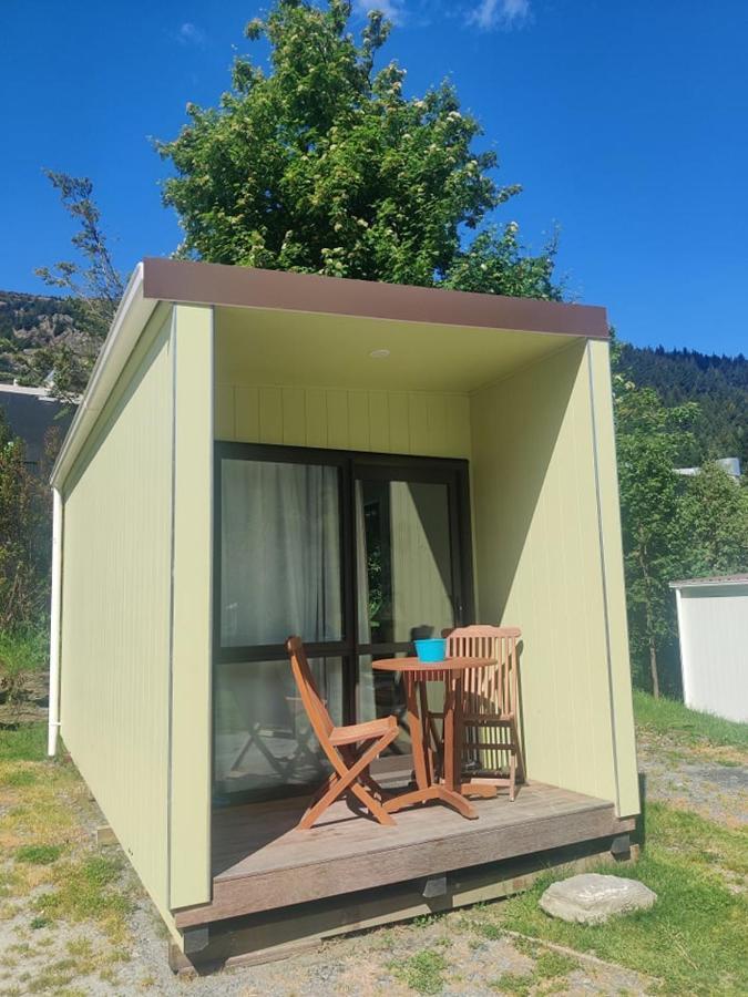 Hotel Qbox Queenstown Zewnętrze zdjęcie